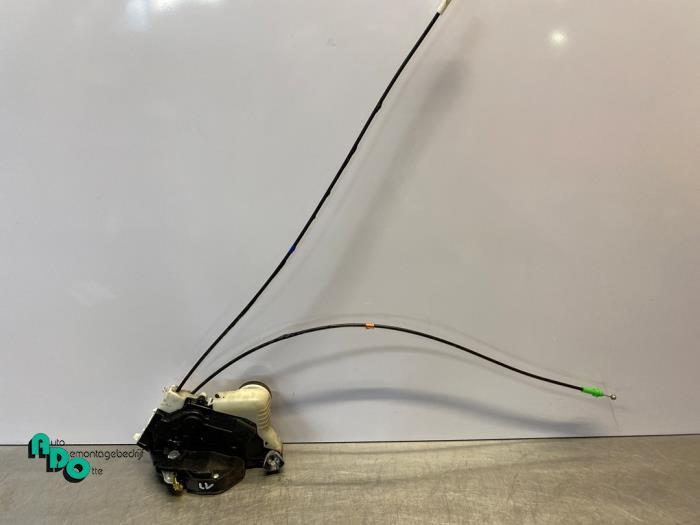 Serrure portière mécanique 2portes gauche d'un Toyota Yari, -, 3 mois de garantie, Toyota, Utilisé