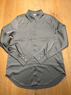 Grijze satijn look blouse H&M maat XS, Kleding | Dames, Blouses en Tunieken, Ophalen of Verzenden, Zo goed als nieuw, Maat 34 (XS) of kleiner