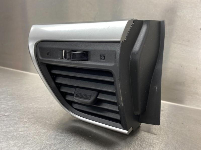 DASHBOARD LUCHTROOSTER Subaru Trezia (|5565052240|), Gebruikt, Subaru