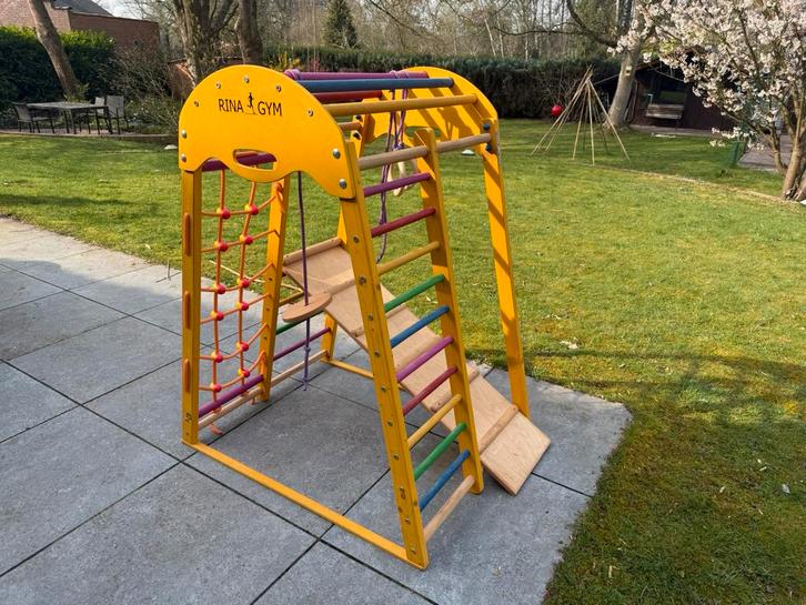 RINA GYM Cadre d'escalade en bois robuste pour enfants, Enfants & Bébés, Jouets | Jouets en bois, Utilisé, Meuble ou Kitchenette