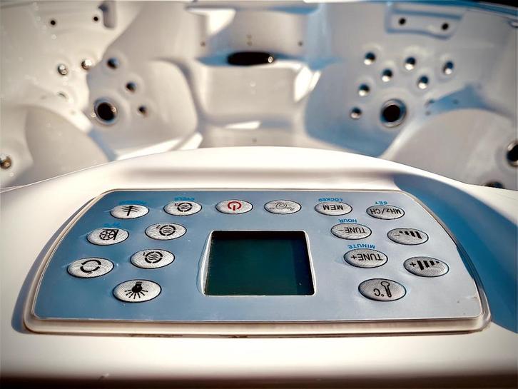 Jacuzzi/ Hottub te koop, Tuin en Terras, Bubbelbaden en Hottubs, Gebruikt, Vast, Filter, Ophalen