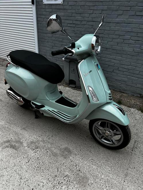 Bijna nieuwe Vespa Primavera 50cc – 1000 km – Mintgroen, Fietsen en Brommers, Scooters | Vespa, Ophalen