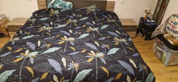 Lit + matelas + 2 tables de nuit, Maison & Meubles, Chambre à coucher | Lits, Beige, Enlèvement, Utilisé, 180 cm