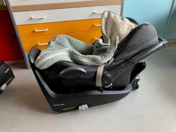 maxi cosi + isofix + voetenzak en regenhoes