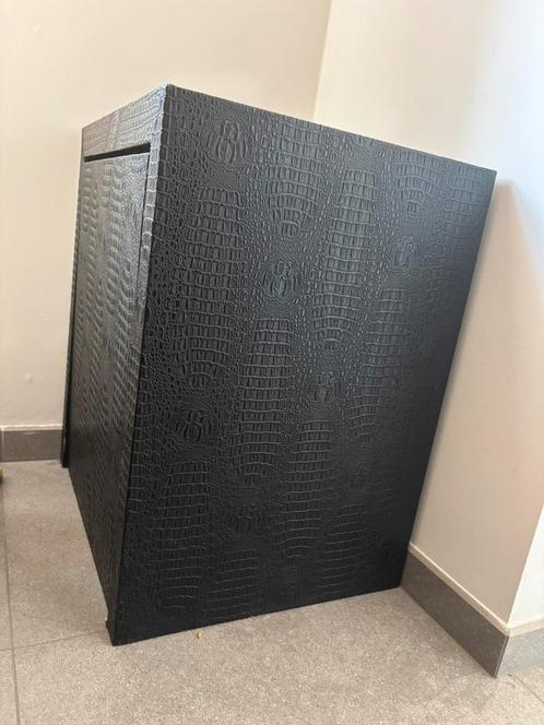 Crocodilen patroon meubel, Huis en Inrichting, Kasten | Roldeurkasten en Archiefkasten, Gebruikt, Ophalen
