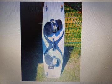 kiteboard f one Traxx 6 132x38 lage prijs 130€!!! beschikbaar voor biedingen
