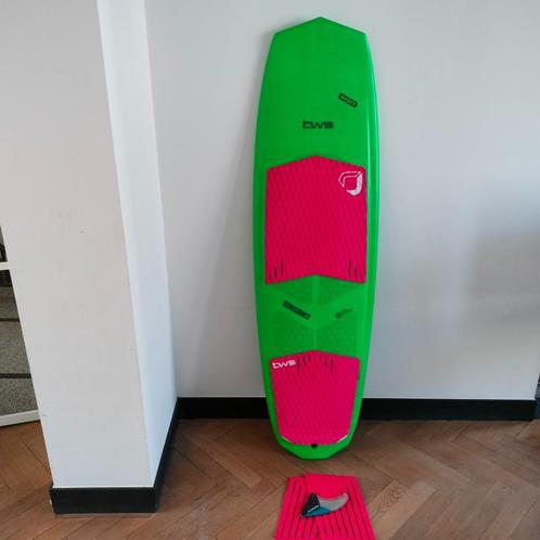 bws stallion 5'2 strapless wave board, Watersport en Boten, Kitesurfen, Zo goed als nieuw, Kiteboard, Directional, Ophalen