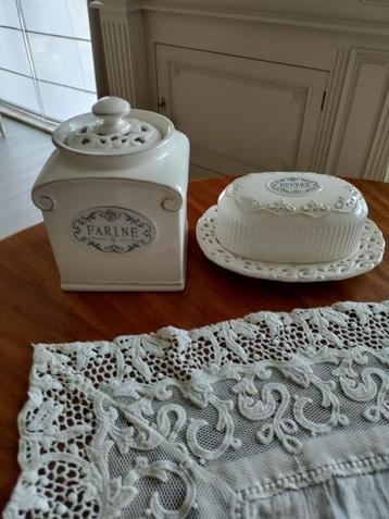 Beurrier et pot de fleurs, Enlèvement