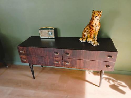 Vintage dressoir kast met tapse pootjes., Huis en Inrichting, Kasten | Dressoirs, Ophalen