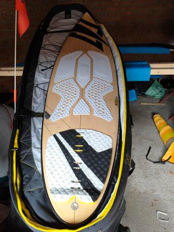 Kiteboard Naish Global waveboard beschikbaar voor biedingen