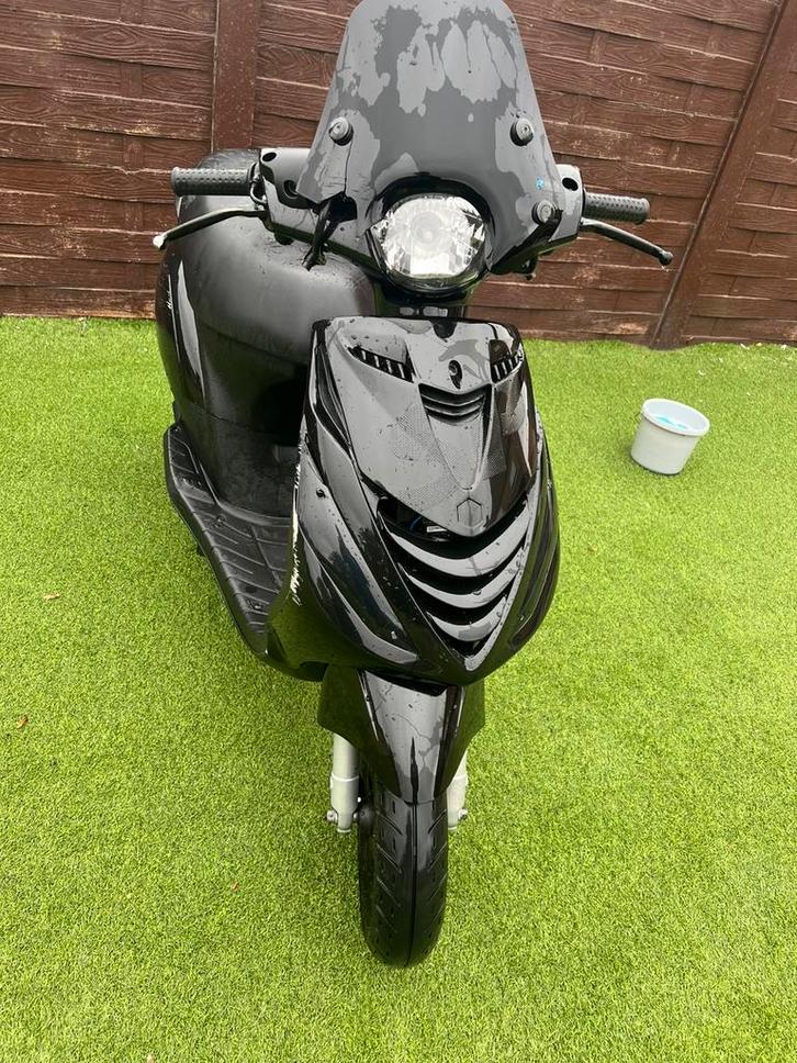 Piaggio zip iget, Fietsen en Brommers, Scooters | Piaggio, Zo goed als nieuw, Zip, Klasse B (45 km/u), Benzine, Ophalen