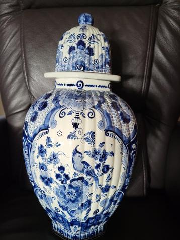 Delft blauwe dekselvaas, Enlèvement