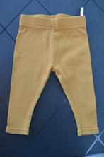 Zeeman Broekje ribbelstof oker maat 68, Kinderen en Baby's, Babykleding | Maat 68, Zeeman, Broekje, Jongetje of Meisje, Ophalen of Verzenden