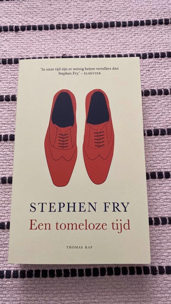 Stephen Fry - Een tomeloze tijd. Nieuw, Boeken, Biografieën, Ophalen of Verzenden