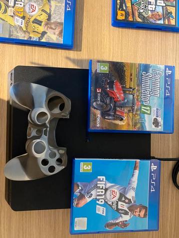 Playstation 4 met 2 controlers en 5 spelletjes PS4 beschikbaar voor biedingen