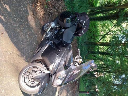 kawasaki 1400, Motoren, Motoren | Kawasaki, Particulier, Toermotor, meer dan 35 kW, 4 cilinders, ABS, Cardan-aandrijving, Handvatverwarming
