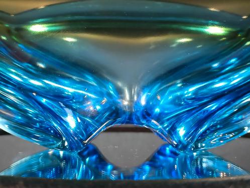 Milieu de table Cristal de Murano vintage bleu Vert 4 pieds., Antiquités & Art, Antiquités | Verre & Cristal, Enlèvement ou Envoi