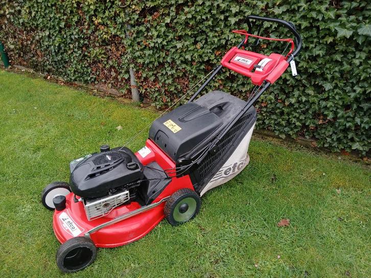 Benzine grasmaaier efco zelftrekker, Tuin en Terras, Grasmaaiers, Zo goed als nieuw, Benzine-grasmaaier, Cirkelmaaier, Mulchfunctie