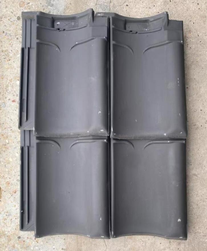 GEZOCHT : zwarte dakpan 110m², Doe-het-zelf en Bouw, Dakpannen en Dakbedekking, Zo goed als nieuw, Dakpannen, Zwart, 15 m² of meer