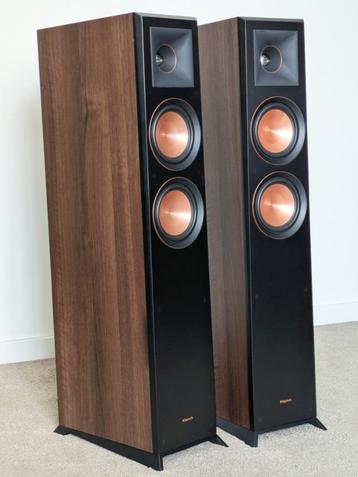 Klipsch RP-5000F, magnifieke Walnut kleur, hoog rendement beschikbaar voor biedingen