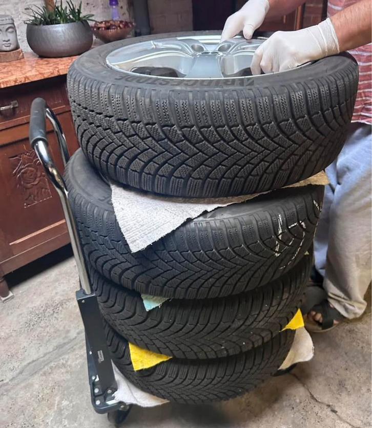 Jantes de zenr 17 pouces. 5x108  pneu hiver 205/55/17, Autos : Pièces & Accessoires, Pneus & Jantes, Enlèvement