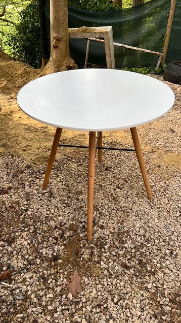 Table ronde peu usée, Maison & Meubles, Tables | Tables à manger, 100 à 150 cm, Quatre personnes, Rond, 100 à 150 cm