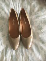 laklederen pumps, Kleding | Dames, Schoenen, Beige, Ophalen of Verzenden, Gedragen, Pumps