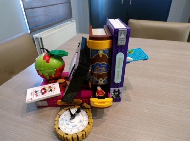 Lego symbolen van de schurken 43227, Kinderen en Baby's, Speelgoed | Duplo en Lego, Zo goed als nieuw, Lego, Complete set, Ophalen of Verzenden