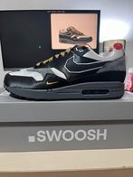 Nike Air Max 1 Low Poly Big Head Fashion (maat 44,5), Kleding | Heren, Schoenen, Ophalen of Verzenden, Nieuw