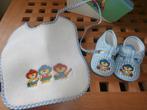 babyschoentjes maat 15 + slabber NIEUW, Enfants & Bébés, Vêtements de bébé | Chaussures & Chaussettes, Enlèvement ou Envoi, Neuf