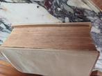 OUD BOEK      PETIT  LAROUSSE ILLUSTRE PARIS, Antiek en Kunst, Ophalen