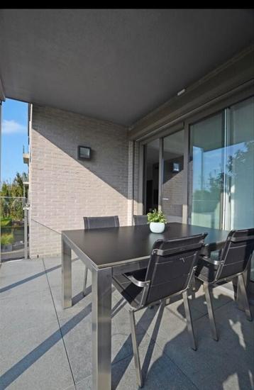 Tuinset met 4 stoelen in RVS -trespa beschikbaar voor biedingen