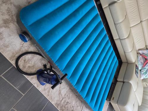 Quechua Air Seconds Comfort 140 cm opblaasmatras - Ideaal vo, Caravans en Kamperen, Slaapzakken, Zo goed als nieuw, Ophalen