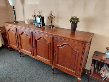 Te koop: eiken dressoir & barkast – klassieke Franse stijlSt beschikbaar voor biedingen