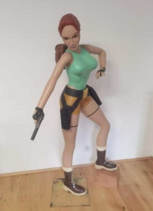 Lara Croft beeld lifesize 1.75m hoog Tomb Raider, Verzamelen, Beelden en Beeldjes, Zo goed als nieuw, Fantasy, Ophalen of Verzenden