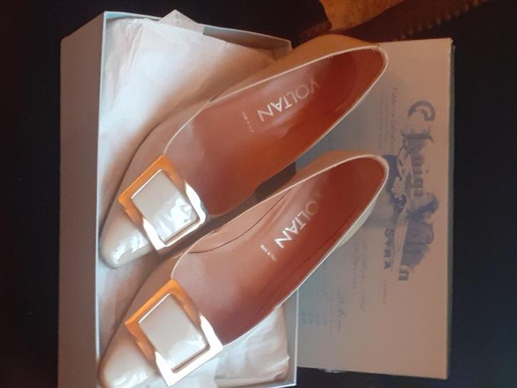 Voltan damesschoenen, Kleding | Dames, Schoenen, Zo goed als nieuw, Pumps, Overige kleuren, Verzenden