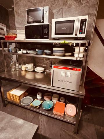 RVS werktafels in verschillende varianten maten verkrijgbaar beschikbaar voor biedingen