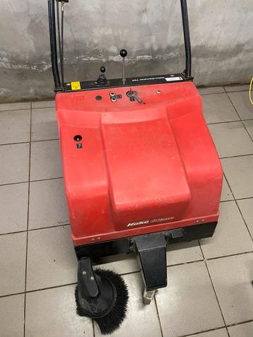 Veegmachine hako hamster 700 beschikbaar voor biedingen