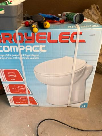 Wc met vermaler beschikbaar voor biedingen