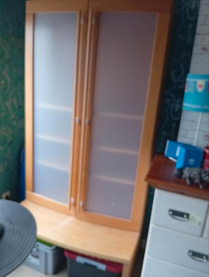 Stokke kast, Huis en Inrichting, Kasten | Vitrinekasten, Gebruikt, 150 tot 200 cm, 50 tot 100 cm, 50 tot 75 cm, Met deur(en), Met plank(en)