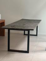 Tafel, massief eik,  stalen onderstel (verroest), Ophalen, Gebruikt, Vijf personen of meer, Eikenhout