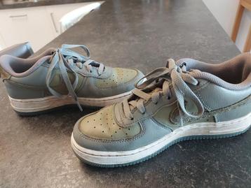 SPORTSCHOENEN beschikbaar voor biedingen