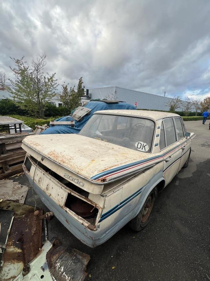BMW 2000 NK 1973, Auto's, BMW, Bedrijf, Overige modellen, Benzine, Berline, 4 deurs, Handgeschakeld, Wit, Blauw, Velours, Achterwielaandrijving