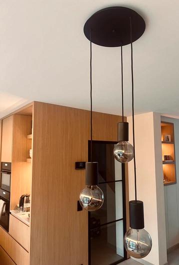 Plafondlamp beschikbaar voor biedingen