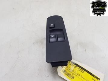 RAAMSCHAKELAAR Mitsubishi Colt (Z2 / Z3) (|MR587959|) beschikbaar voor biedingen