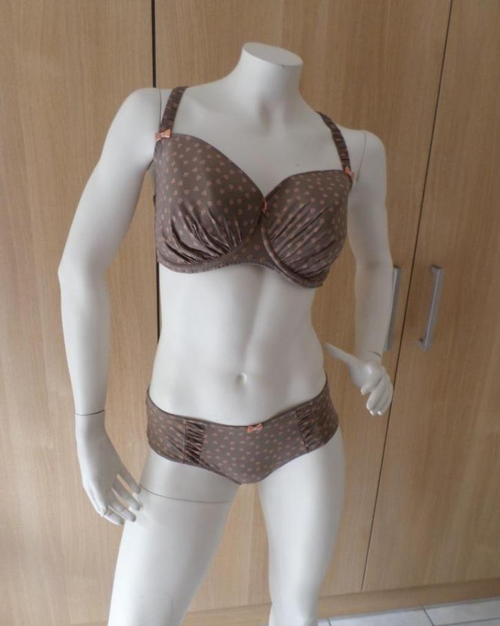Prima Donna Twist set in uitstekende staat, Kleding | Dames, Ondergoed en Lingerie, Setje, Beige, Ophalen of Verzenden