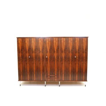 Grote vintage palissander kledingkast Italiaans jaren '60  beschikbaar voor biedingen
