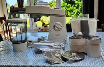 Kenwood KM200 MAJOR robot de cuisine en parfait état avec be beschikbaar voor biedingen