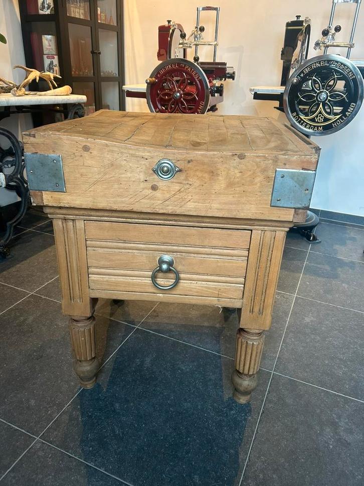 Prachtige antieke kapblok mooi klein model 100 jaar oud, Antiquités & Art, Antiquités | Ustensiles de cuisine, Enlèvement