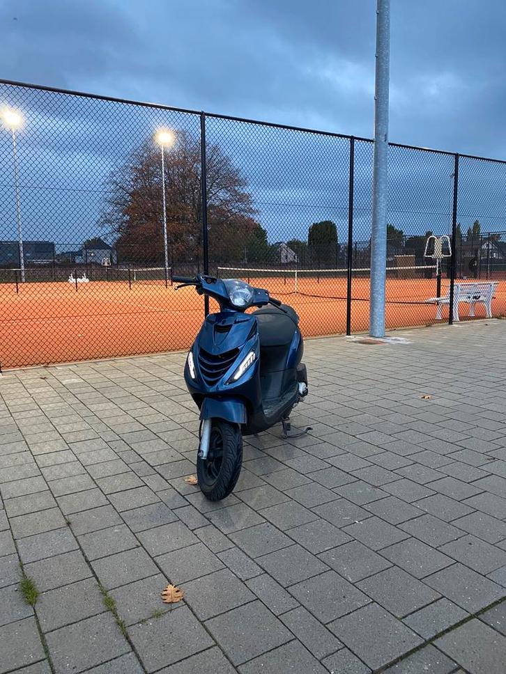 Piaggio zip, Fietsen en Brommers, Scooters | Piaggio, Zo goed als nieuw, Zip, Ophalen